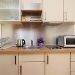 Vela 2min Plaza Hryniewieckiego * Władysławowo