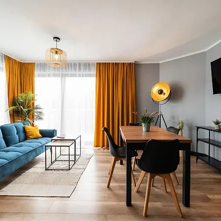 Apartment Vela 2min Plaza Hryniewieckiego *