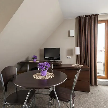 Vela 2min Plaza Hryniewieckiego * Władysławowo