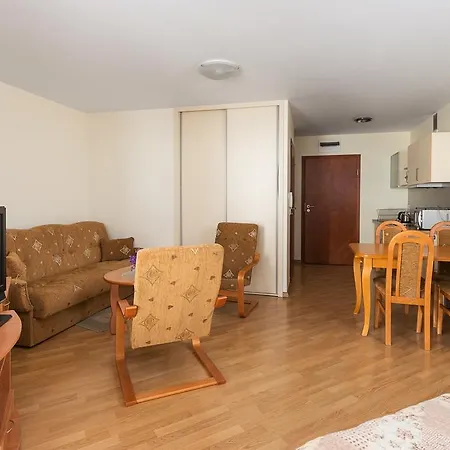 Vela 2min Plaza Hryniewieckiego *