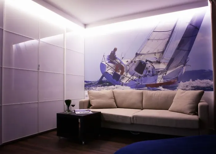 Vela 2min Plaza Hryniewieckiego *