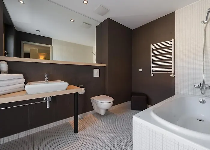 Vela 2min Plaza Hryniewieckiego Władysławowo