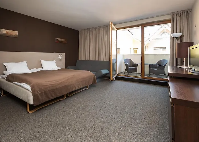 Vela 2min Plaza Hryniewieckiego * Władysławowo